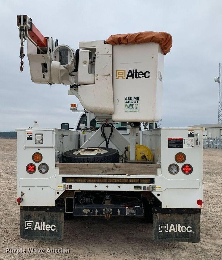 image for item DP8774 2019 Chevrolet Silverado 6500HD  bucket truck