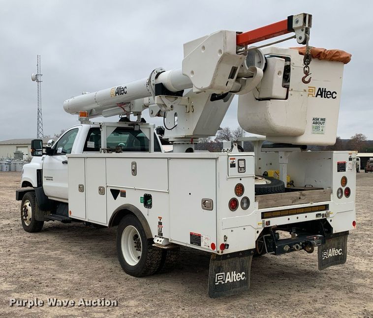 image for item DP8774 2019 Chevrolet Silverado 6500HD  bucket truck