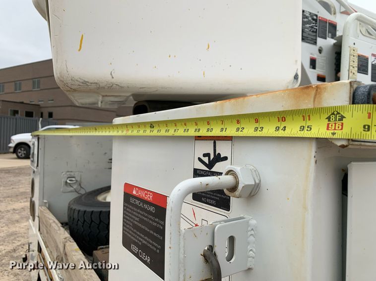 image for item DP8774 2019 Chevrolet Silverado 6500HD  bucket truck