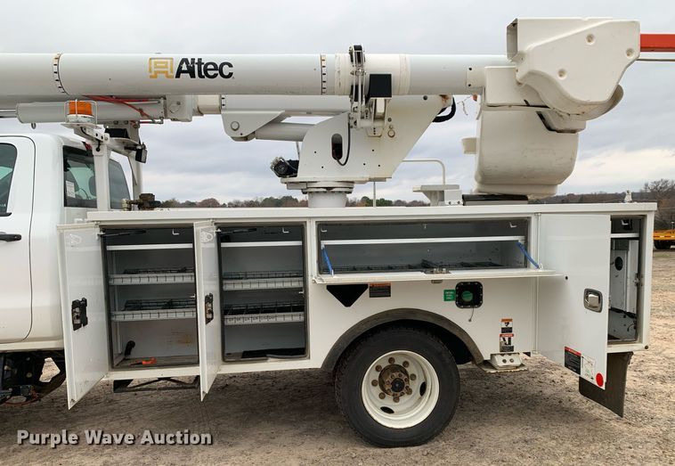 image for item DP8774 2019 Chevrolet Silverado 6500HD  bucket truck