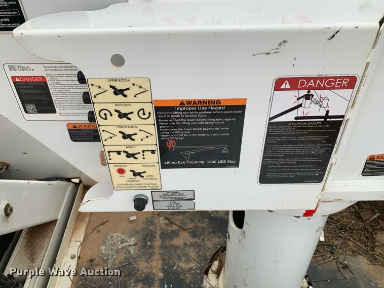 image for item DP8774 2019 Chevrolet Silverado 6500HD  bucket truck