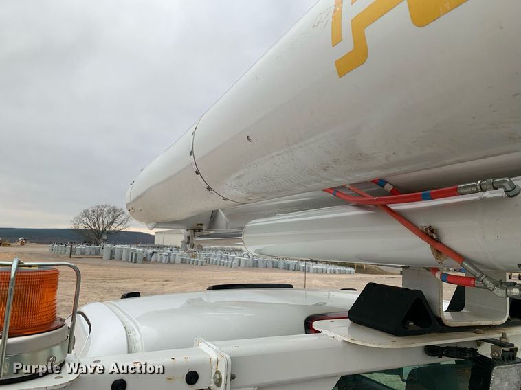 image for item DP8774 2019 Chevrolet Silverado 6500HD  bucket truck