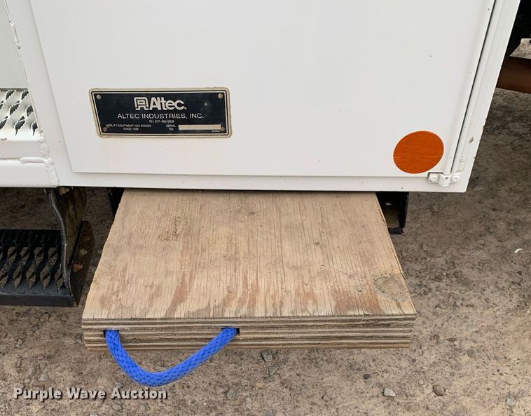 image for item DP8774 2019 Chevrolet Silverado 6500HD  bucket truck