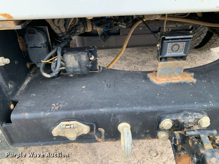 image for item DP8774 2019 Chevrolet Silverado 6500HD  bucket truck