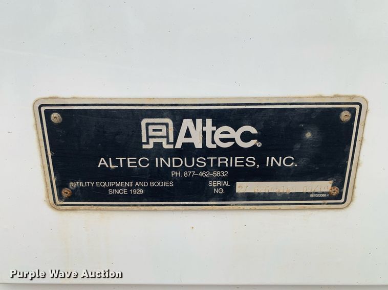 image for item DP8774 2019 Chevrolet Silverado 6500HD  bucket truck