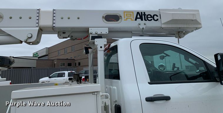 image for item DP8774 2019 Chevrolet Silverado 6500HD  bucket truck