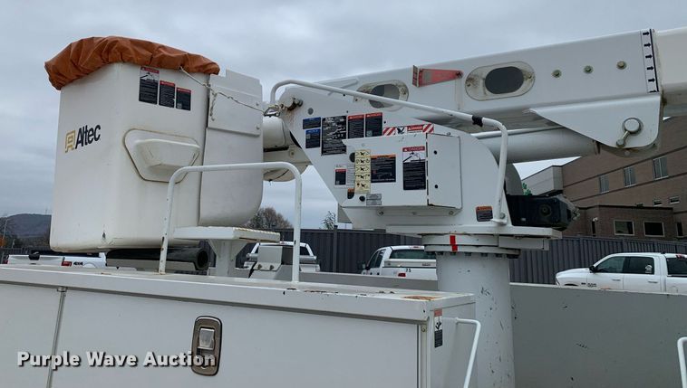 image for item DP8774 2019 Chevrolet Silverado 6500HD  bucket truck