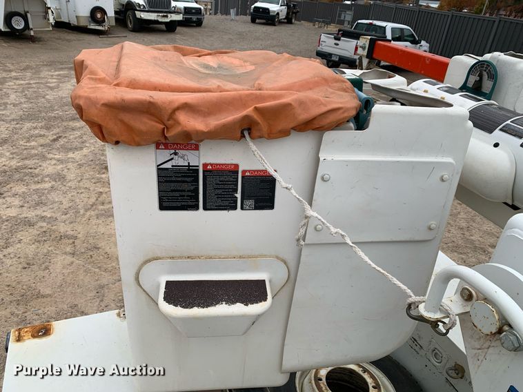 image for item DP8774 2019 Chevrolet Silverado 6500HD  bucket truck