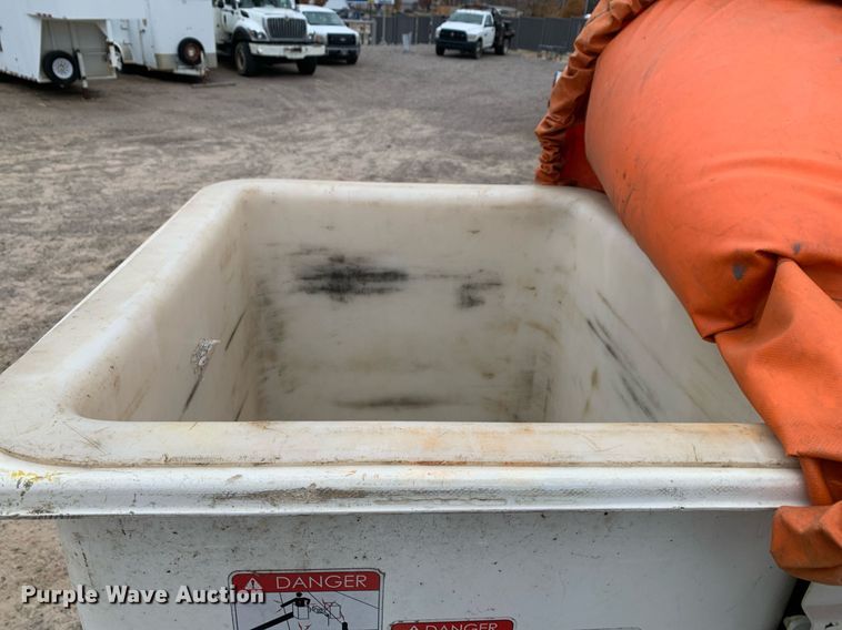 image for item DP8774 2019 Chevrolet Silverado 6500HD  bucket truck