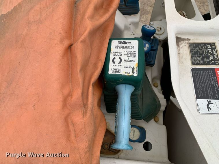 image for item DP8774 2019 Chevrolet Silverado 6500HD  bucket truck