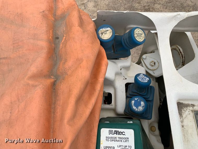 image for item DP8774 2019 Chevrolet Silverado 6500HD  bucket truck