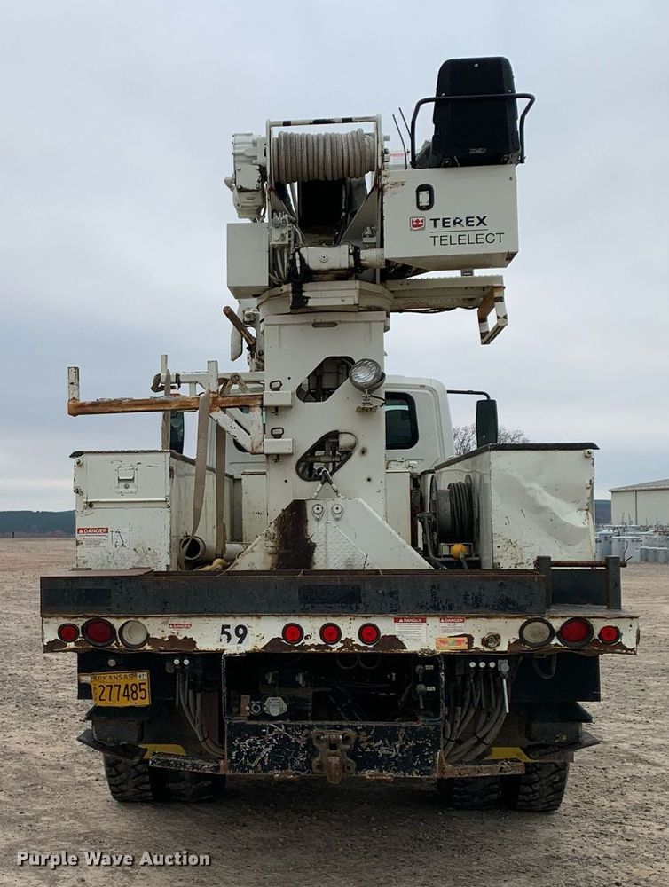 image for item DP8775 2011 International WorkStar 7400  digger derrick truck