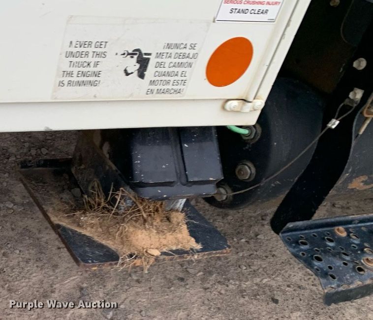 image for item DP8775 2011 International WorkStar 7400  digger derrick truck