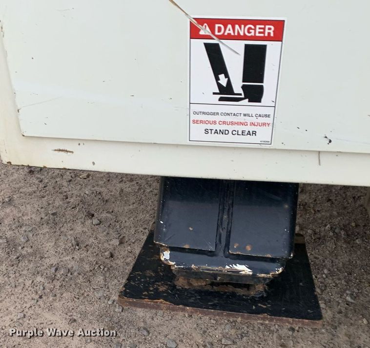 image for item DP8775 2011 International WorkStar 7400  digger derrick truck