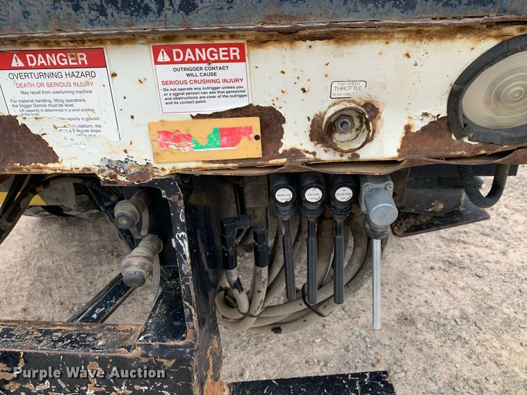 image for item DP8775 2011 International WorkStar 7400  digger derrick truck