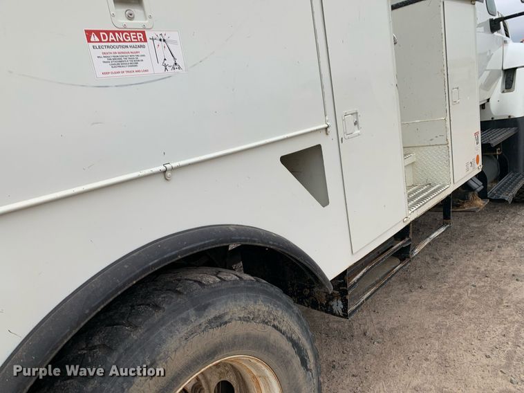 image for item DP8775 2011 International WorkStar 7400  digger derrick truck