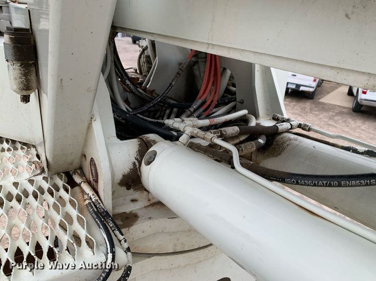 image for item DP8775 2011 International WorkStar 7400  digger derrick truck