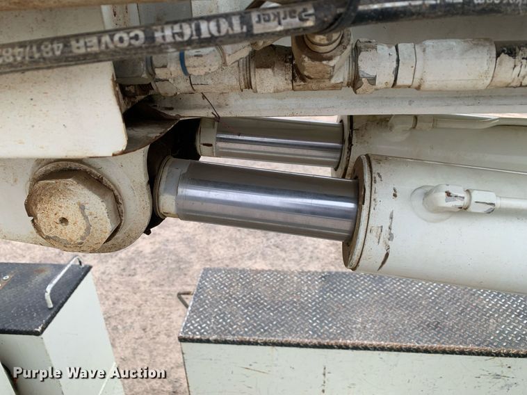 image for item DP8775 2011 International WorkStar 7400  digger derrick truck