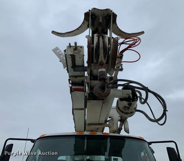 image for item DP8775 2011 International WorkStar 7400  digger derrick truck