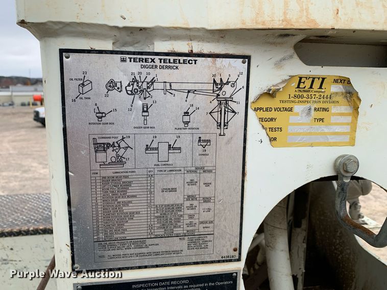 image for item DP8775 2011 International WorkStar 7400  digger derrick truck