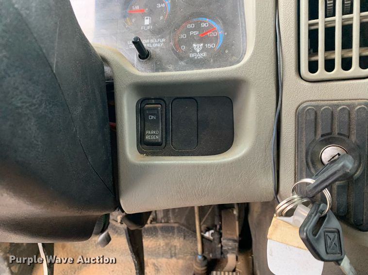 image for item DP8775 2011 International WorkStar 7400  digger derrick truck