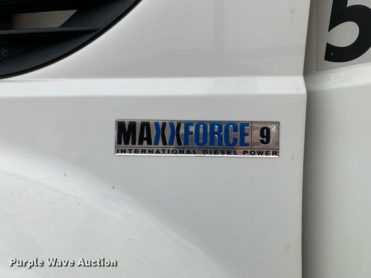 image for item DP8775 2011 International WorkStar 7400  digger derrick truck