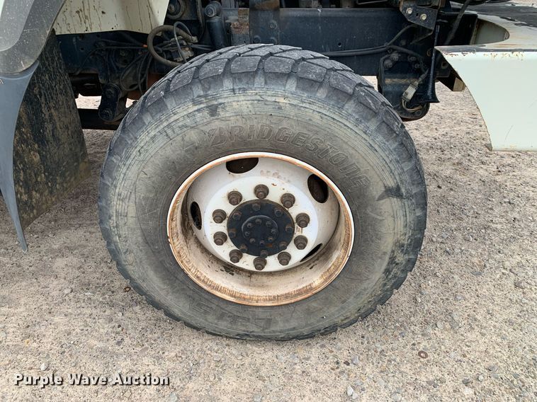 image for item DP8775 2011 International WorkStar 7400  digger derrick truck