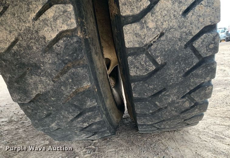 image for item DP8775 2011 International WorkStar 7400  digger derrick truck