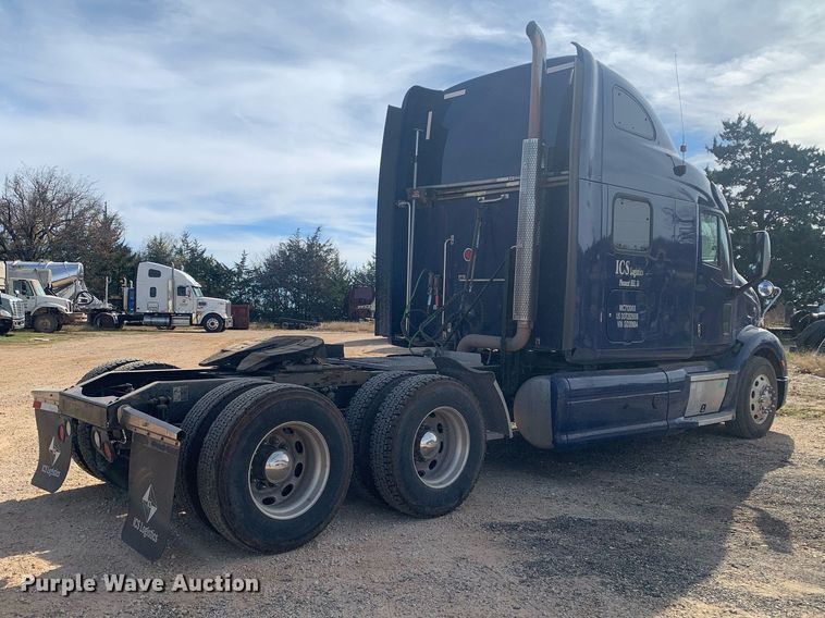 image for item DP8786 2016 Peterbilt 587  semi truck