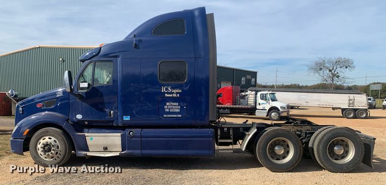 image for item DP8786 2016 Peterbilt 587  semi truck