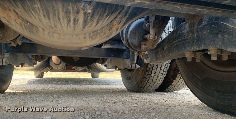 image for item DP8786 2016 Peterbilt 587  semi truck