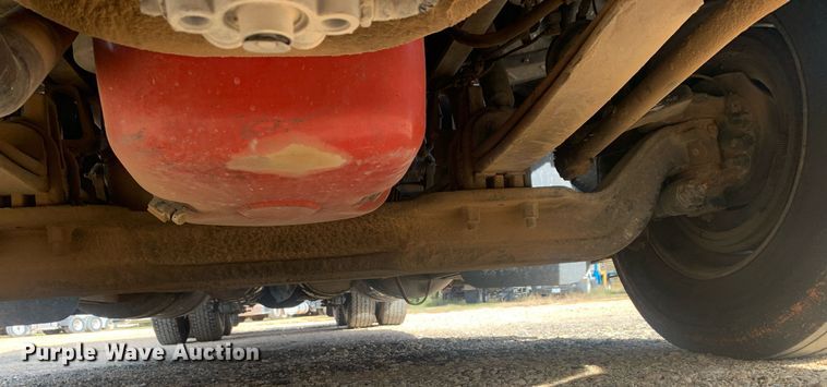 image for item DP8786 2016 Peterbilt 587  semi truck