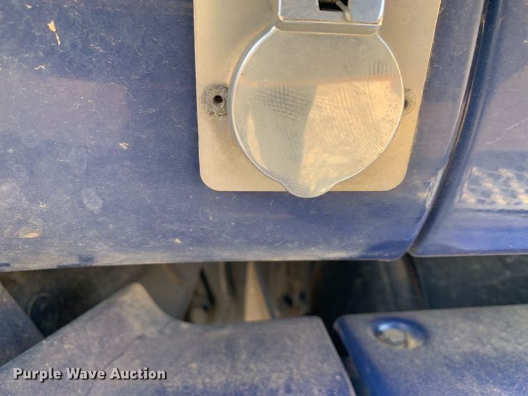 image for item DP8786 2016 Peterbilt 587  semi truck