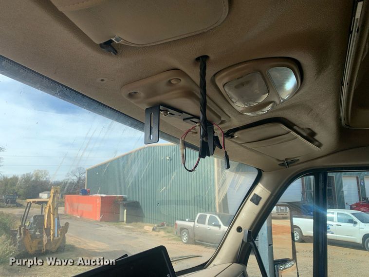 image for item DP8786 2016 Peterbilt 587  semi truck