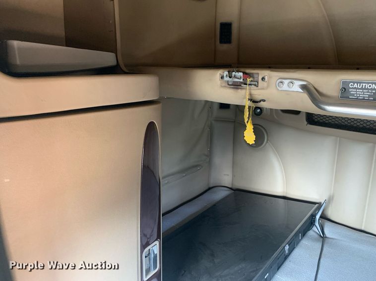 image for item DP8786 2016 Peterbilt 587  semi truck