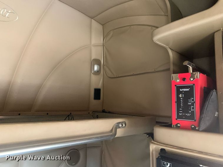 image for item DP8786 2016 Peterbilt 587  semi truck