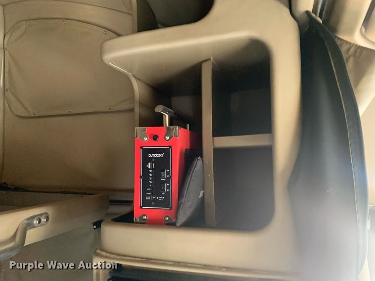 image for item DP8786 2016 Peterbilt 587  semi truck