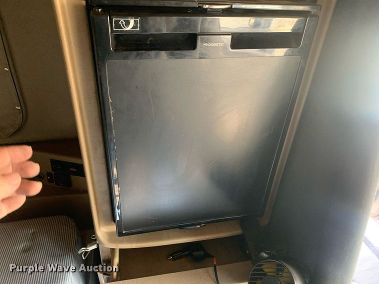 image for item DP8786 2016 Peterbilt 587  semi truck