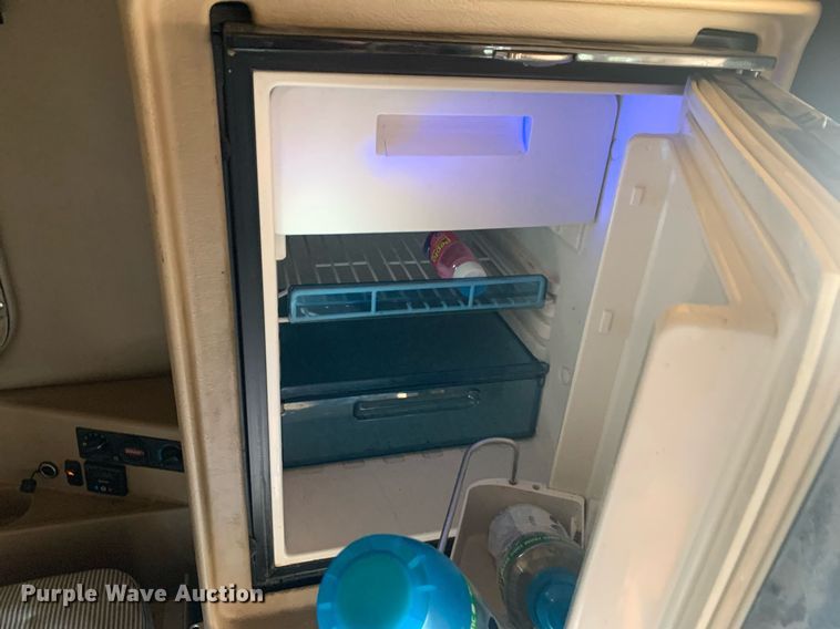 image for item DP8786 2016 Peterbilt 587  semi truck