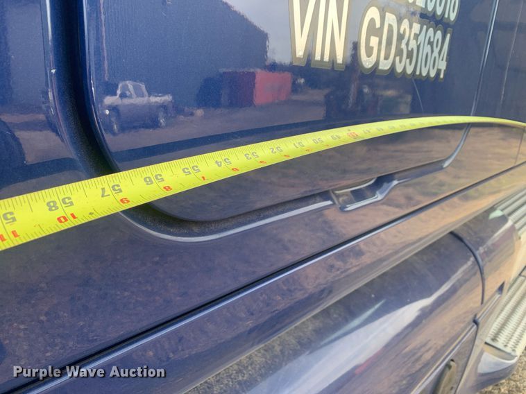 image for item DP8786 2016 Peterbilt 587  semi truck