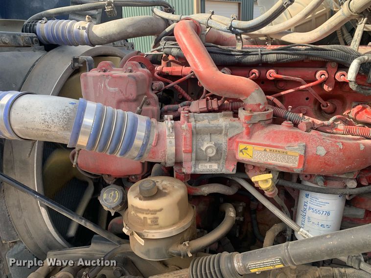 image for item DP8786 2016 Peterbilt 587  semi truck