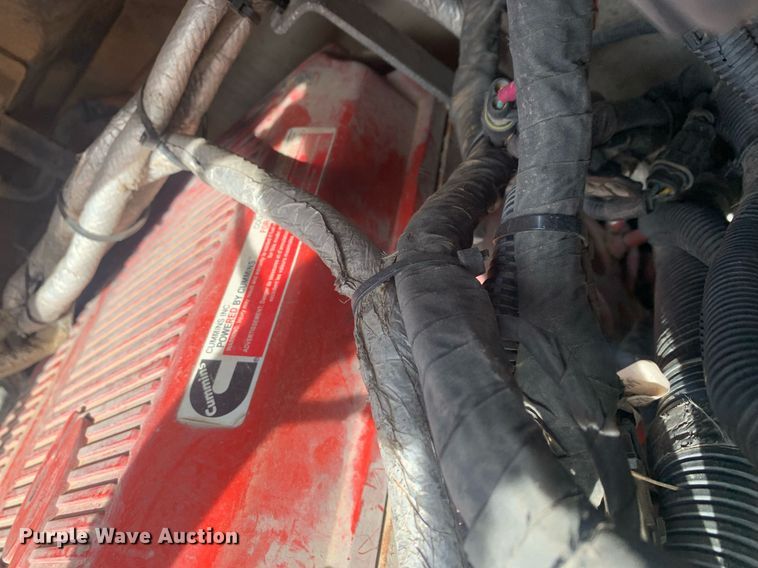 image for item DP8786 2016 Peterbilt 587  semi truck