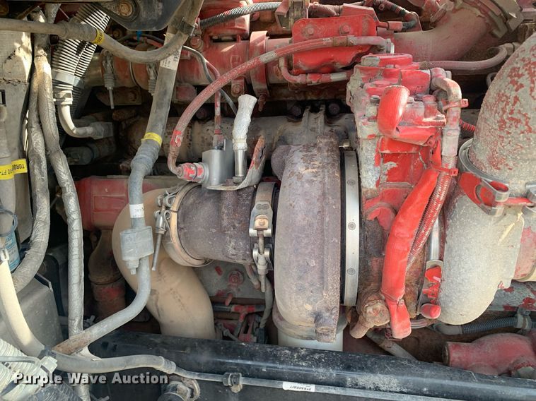 image for item DP8786 2016 Peterbilt 587  semi truck