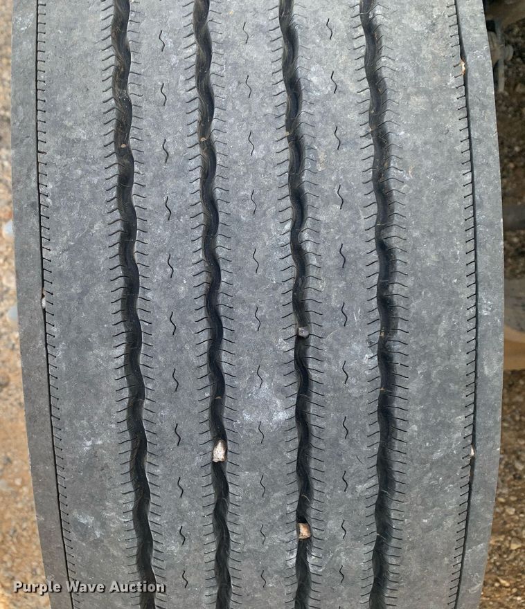 image for item DP8786 2016 Peterbilt 587  semi truck