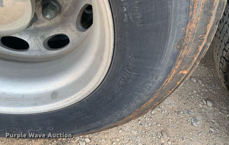 image for item DP8786 2016 Peterbilt 587  semi truck