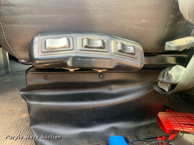 image for item DP8786 2016 Peterbilt 587  semi truck