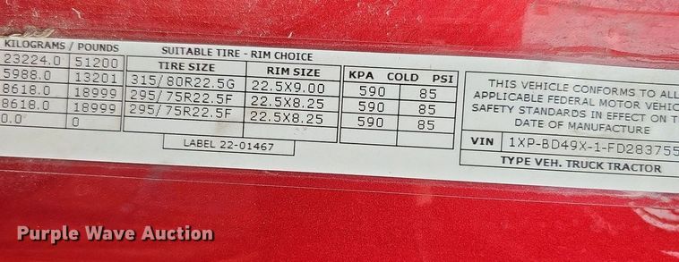 image for item DQ0094 2015 Peterbilt 579  semi truck