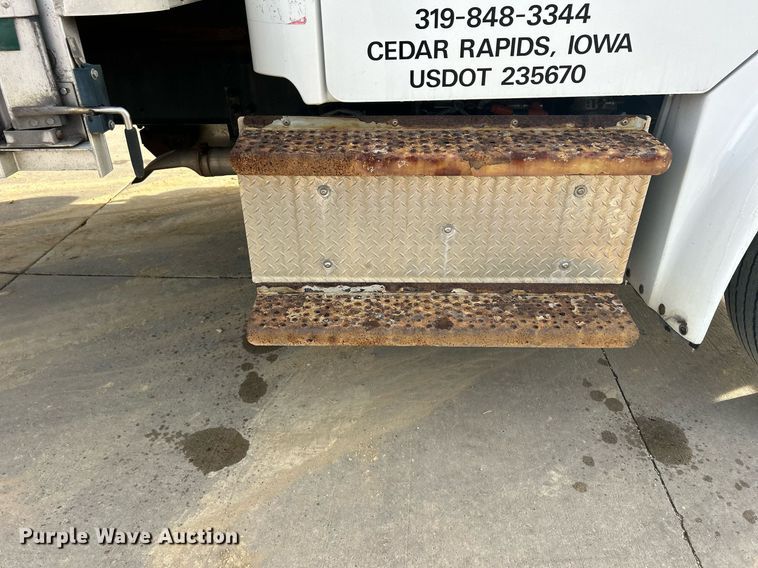 image for item DQ1069 2018 Freightliner SD114  box truck