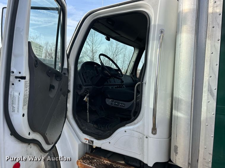 image for item DQ1069 2018 Freightliner SD114  box truck