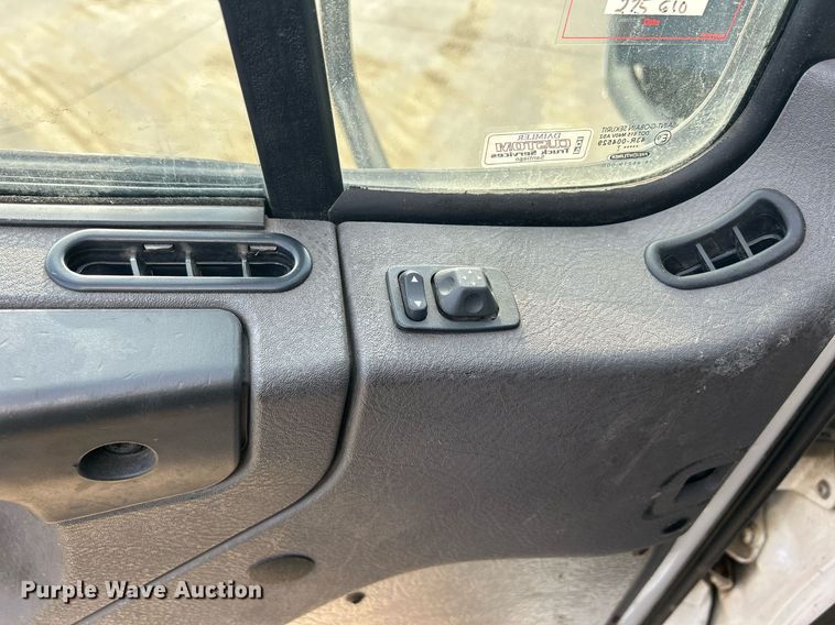 image for item DQ1069 2018 Freightliner SD114  box truck